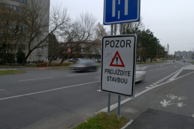 Povești de adormit pe anotimpuri: inspirație sezonieră pentru părinți 