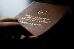 Creează povești de adormit personalizate cu numele copilului