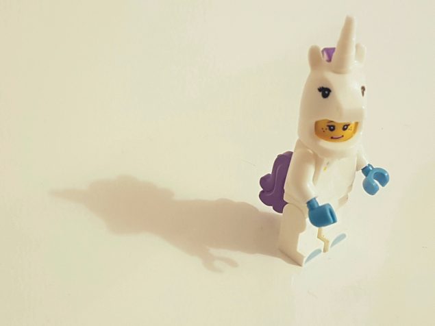 Povești de adormit cu unicorni: magie blândă pentru somn 